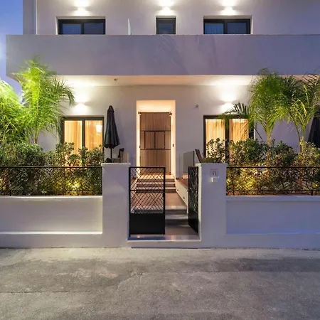 Apartment Pothos